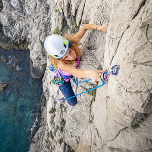 Descubre el material adecuado que Climbing Technology propone para vías de varios largos